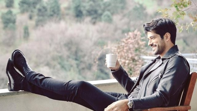 İranlı sanatçılara dava açıyor - Resim: 4