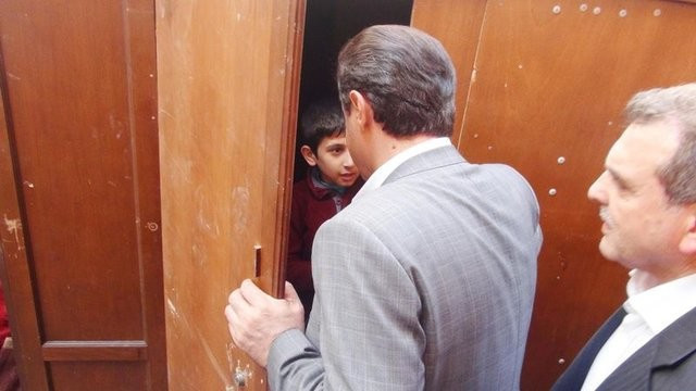 Gardıropta yaşayan aile için yeni umut - Resim: 1