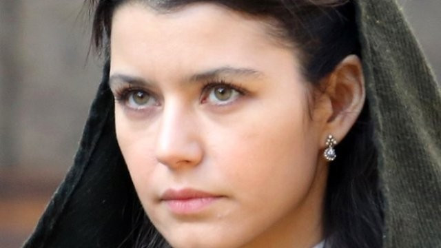 Beren Saat'in yeni dizisi ve kanalı belli oldu - Resim: 2