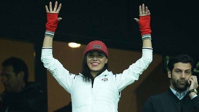 Şükran Ovalı'dan Beşiktaş taraftarına gönderme! - Resim: 3