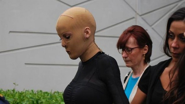 Kıskanç kadın yüzünü bu hale getirdi - Resim: 3