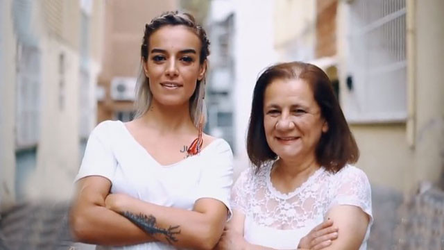 Zuhal Topal'la Sofrada Adana Berna kimdir Hayriye Hanım nereli - Resim: 4