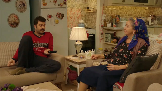  Gülse Birsel'in  'Jet Sosyete' dizisinde kullandığı o kelimeye olay sansür - Resim: 4