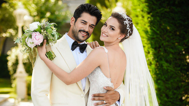 Burak Özçivit - Fahriye Evcen çiftine bebekleri için 1 milyon dolar önerdiler - Resim: 1