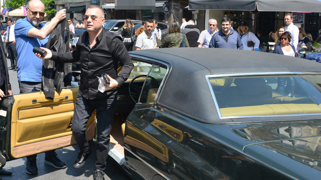 Oktay Kaynarca antika takılıyor "Arabam yakışıklı" - Resim: 3