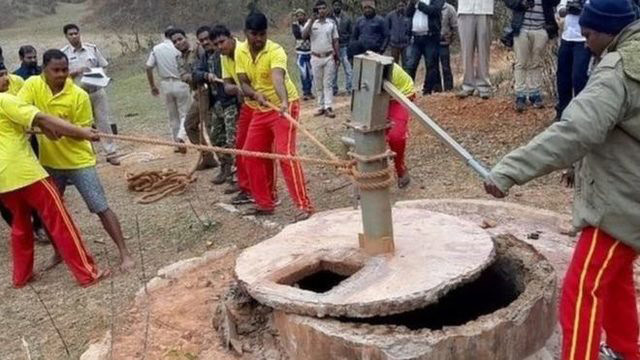 'Büyücülükle' suçlanan anne ve 4 çocuğu baltayla öldürüldü  - Resim: 1