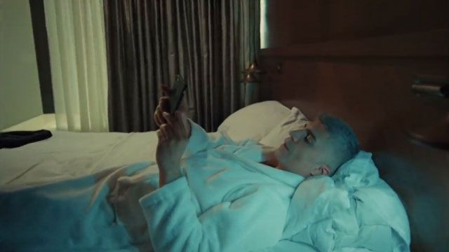 İstanbullu Gelin'deki bornozlu öpüşme sahnesi olay oldu! Faruk fena yakalandı - Resim: 2