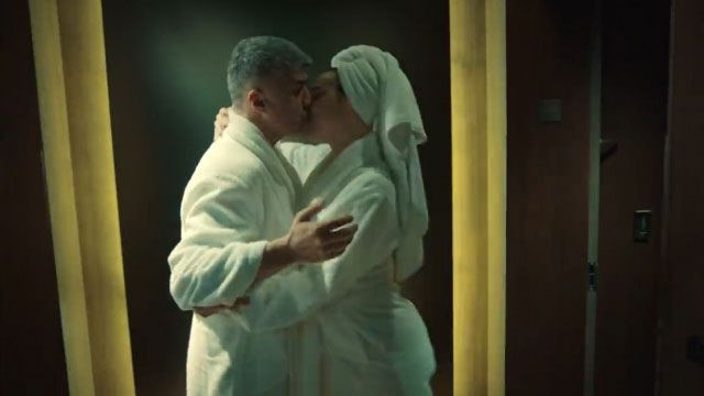 İstanbullu Gelin'deki bornozlu öpüşme sahnesi olay oldu! Faruk fena yakalandı - Resim: 4