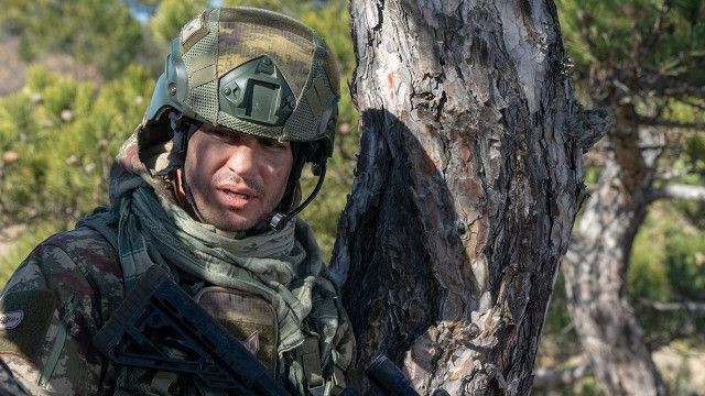 Savaşçı dizisinde büyük kriz başrol oyuncuları çekti gitti set durdu - Resim: 1