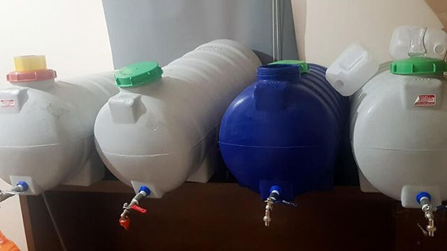 İzmir'de lüks siteyi içki imalathanesine çevirmişler - Resim: 2