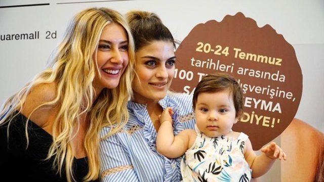 Şeyma Subaşı'nın ilk imza günü! Skandal hataya rağmen uzun kuyruklar oluştu! - Resim: 3