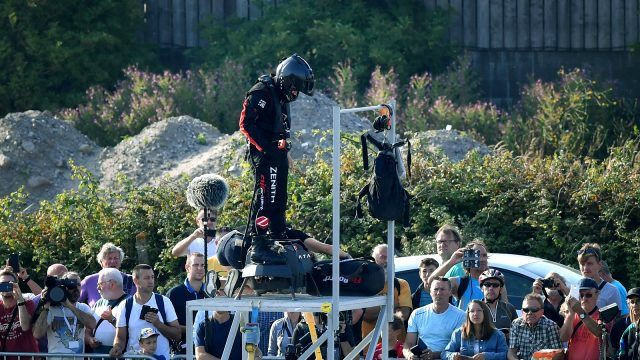 Fransız mucit Zapata uçan kaykayla Manş Denizi'ni geçecekti ancak şansı yaver gitmedi! - Resim: 1