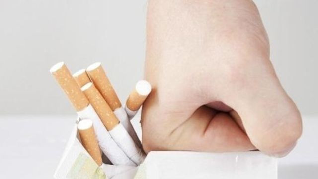 Rusya'da balkonda sigara içene para cezası - Resim: 2