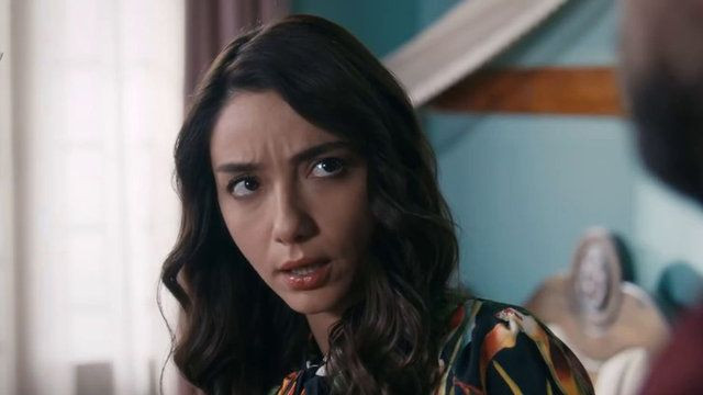 Sen Anlat Karadeniz'deki Asiye iç gösteren tulum giydi pozları yıktı! - Resim: 2