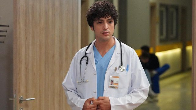 Mucize Doktor oyuncuları paylaştı olay oldu! Sinem Ünsal ve Taner Ölmez’den set pozu - Resim: 3