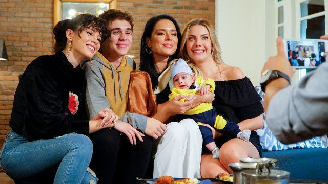 Yasak Elma'yı karıştıran göğüs ucu detayı! Dekolteler seyirciyi bezdirdi - Resim: 1