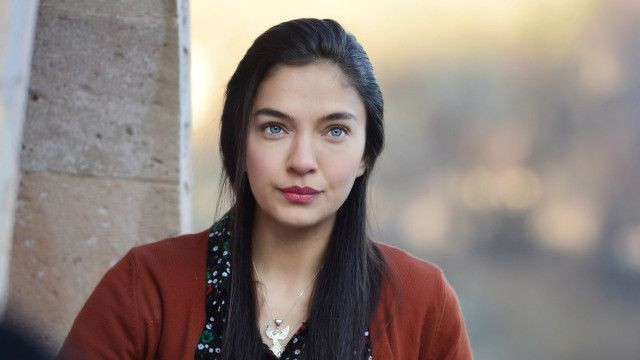 Giydiği elbise olay oldu! Zümrüdü Anka'nın Zümrüt'ünün kalçasını gören... - Resim: 4