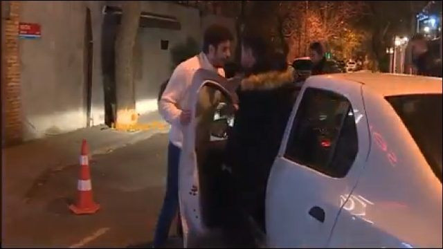 Buğra Gülsoy'un doğum gününde kavga çıktı! Arkadaşı muhabire saldırdı - Resim: 2