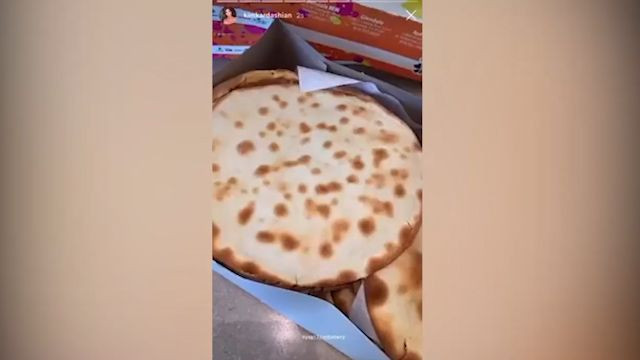 Kim Kardashian lahmacuna 'Ermeni pizzası' dedi! Demet Akalın ve Ebru Polat cevabı verdi - Resim: 1