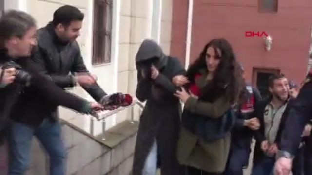 Emre Aşık'ın eşi uyuşturucu taciriyle yakalanan eşi Yağmur Aşık hakaret etmiş - Resim: 4
