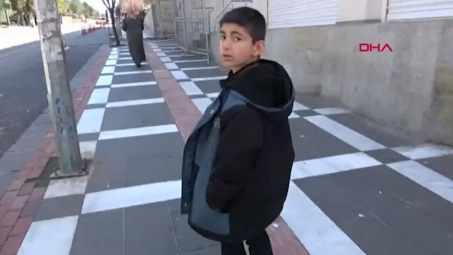 Haluk Levent Şanlıurfa'daki o tartıcı çocuğun yardımına koştu! - Resim: 2