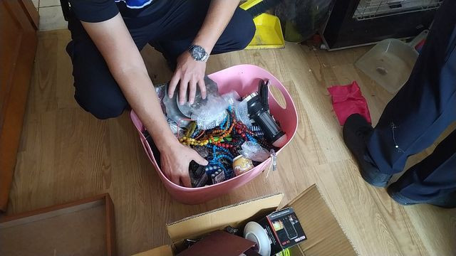 Bursa'da evden öyle şeyler çıktı ki görenler şaşkına döndü - Resim: 1