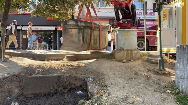 Bursa'da taksicinin sırtını dayadığı şey 2 bin yıllık tarihi eser çıktı - Resim: 3