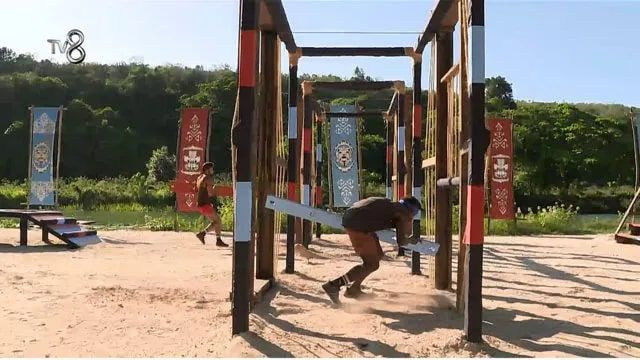 Poyraz ve Batuhan Survivor'ı karıştırdı Acun Ilıcalı uyardı! Eleme adayları şoke etti - Resim: 2