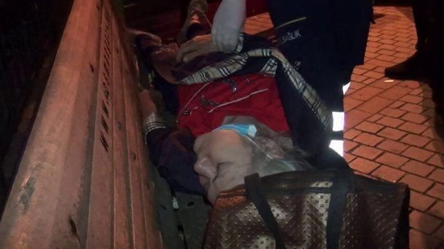 Ünlü gazinoların assolistiydi cami bahçesinde alkol komasında bulundu - Resim: 3