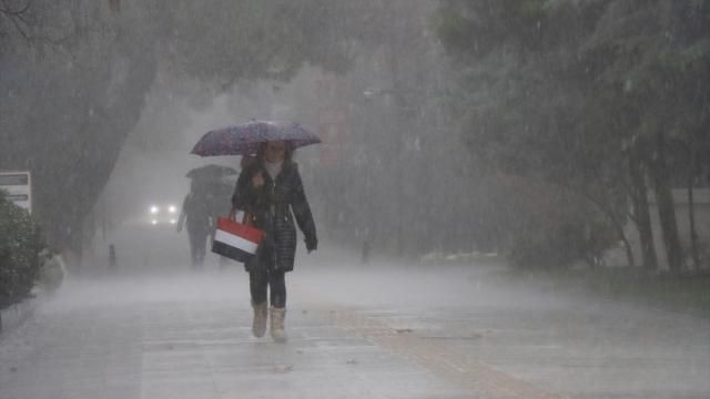 Hava buz kesecek ısı 8 derece birden düşecek! Meteoroloji 55 ilde alarm verdi fena geliyor: İstanbul Ankara İzmir - Resim: 1