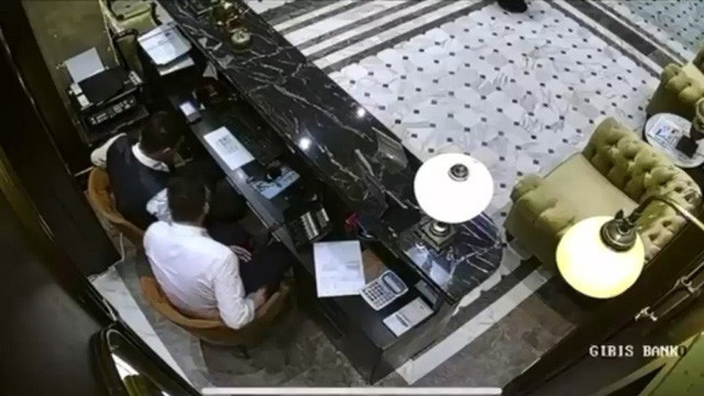 Otel çalışanları birlik olup patronu soydu! 1 milyon dolarlık vurgun: Parayla bakın ne yapmışlar - Resim: 2