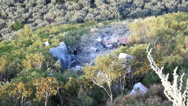 Bursa'da 200 metrelik uçuruma yuvarlanan TIR'ın sürücüsü öldü - Resim: 0