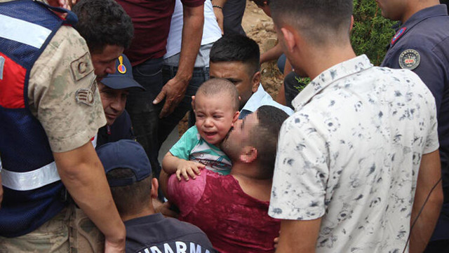 İzmir'de küçük Bakican son yolculuğuna uğurlandı - Resim: 0