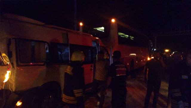 Manisa'da zincirleme trafik kazası: 23 yaralı - Resim: 1