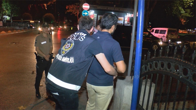İstanbul'da otopark değnekçilerine operasyon - Resim: 1