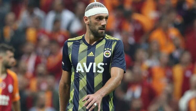 Derbide başından yaralanan Vedat Muriç korkuttu - Resim: 0
