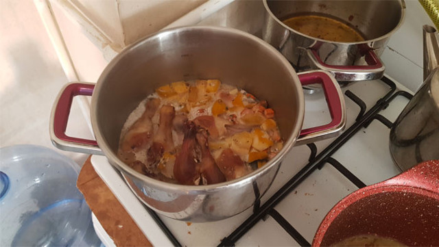 Yemek yapmak için girdiği mutfakta kabus yaşadı - Resim: 0