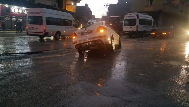 Meteoroloji uyarmıştı! İki kenti yağmur fena vurdu - Resim: 0