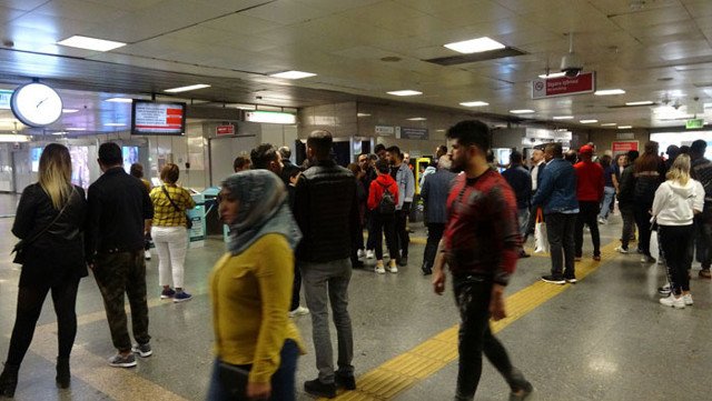 Şişli-Mecidiyeköy metro durağında intihar çantadan çıkan not dikkat çekti - Resim: 1