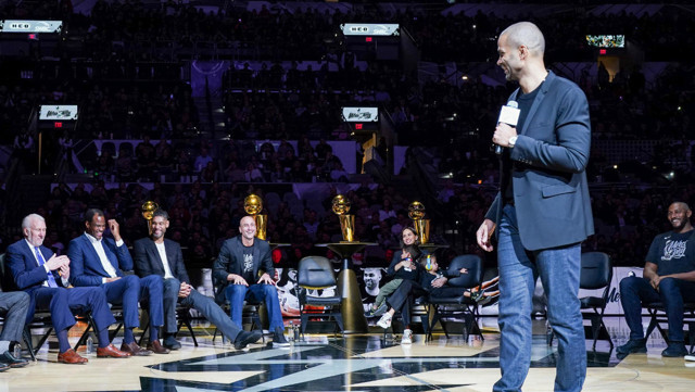 Tony Parker'ın forması emekliye ayrıldı - Resim: 1
