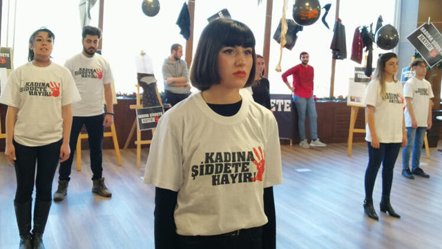 Arel Üniversitesi öğrencileri kadına 'şiddete el attı' - Resim: 1