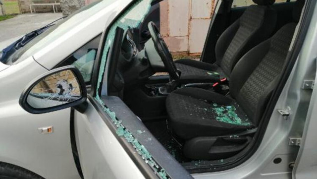 'Dur' ihtarına uymadı ekip otosuna daldı 1 polis yaralı - Resim: 0