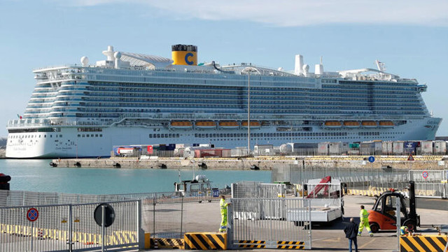 İtalya'da 27 Türk'ü de taşıyan gemide koronavirüse rastlanmadı - Resim: 0