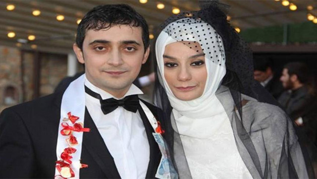 Esra Elönü kimdir kaç yaşında Esra Elönü evli mi eşi kimdir? - Resim: 0