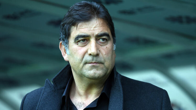 Göztepespor - Rizespor maçı sonrası teknik adamlar sahnede - Resim: 0