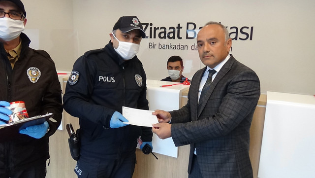 Tokat'ta küçük kız bilgisayar için biriktirdiği parasını kampanyaya bağışladı - Resim: 1