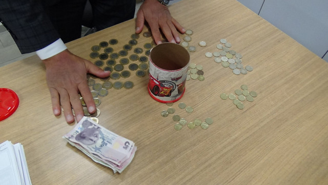 Tokat'ta küçük kız bilgisayar için biriktirdiği parasını kampanyaya bağışladı - Resim: 0