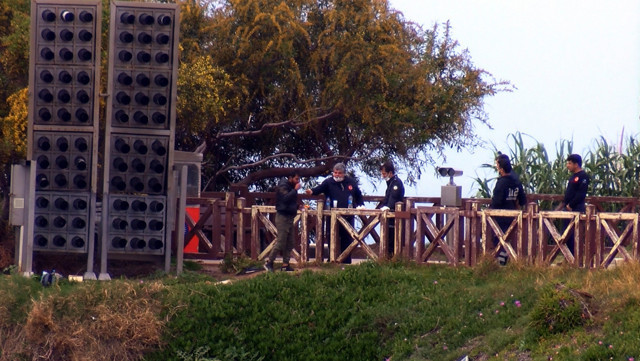 Antalya'da 40 metrede intihara kalkıştı vazgeçmek için polisten içki istedi - Resim: 2