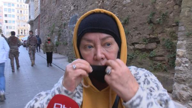 İstiklal Caddesi'nde kadının yüzüne öksürüp parasını çalmaya çalıştı - Resim: 0