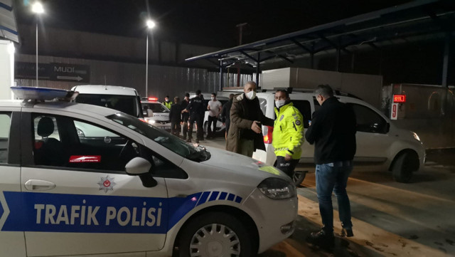 Bursa'da otomobil çalan 6 kişi koronavirüs dezenfektesi yaparken yakalandı - Resim: 1